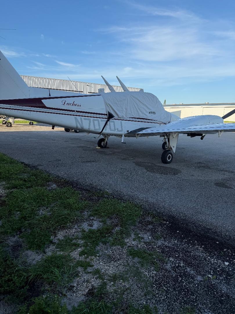 Beech Duchess B76 Canopy Cover, Belly Strap Type